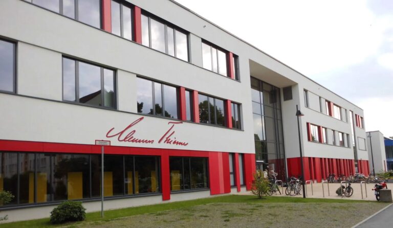 clemens thieme grundschule aussenansicht neu 768x446